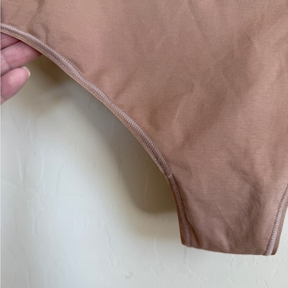Skims Fits Everybody Square Neck Thong Bodysuit Sienna Brown Women Size Large - Picture 4 of 10